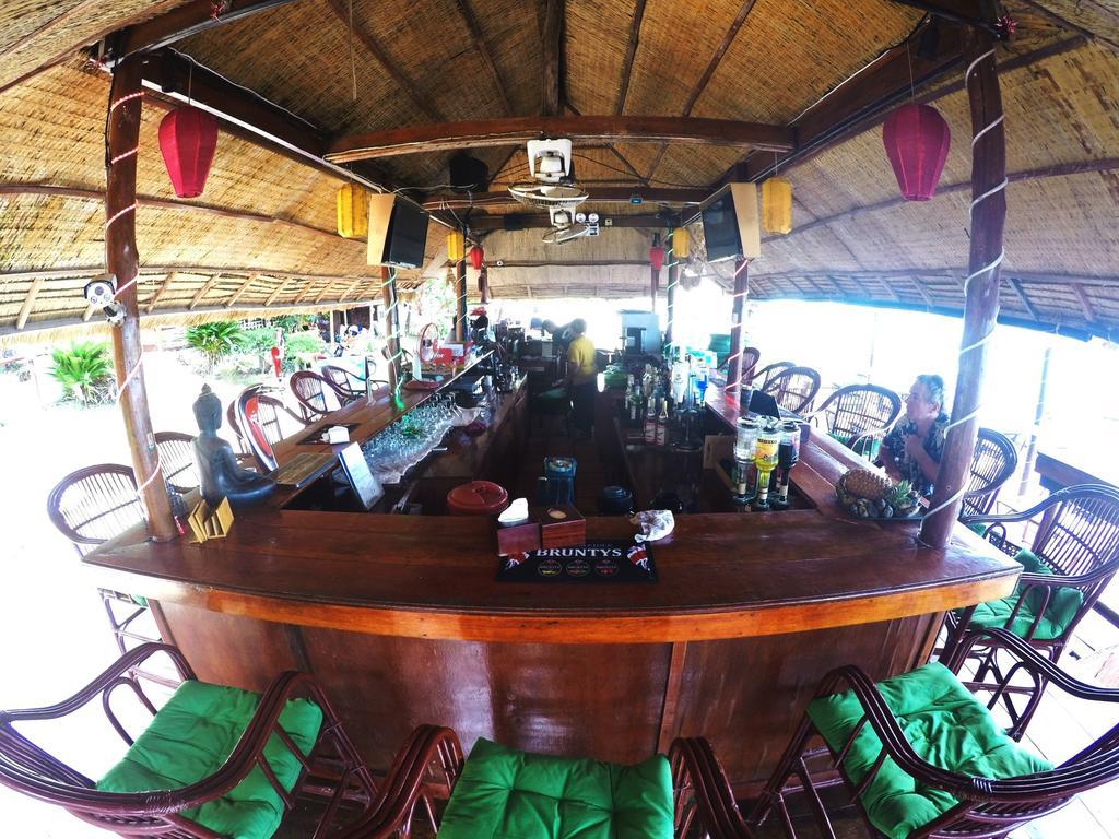 Hotel Above Us Only Sky Sihanoukville Exterior foto