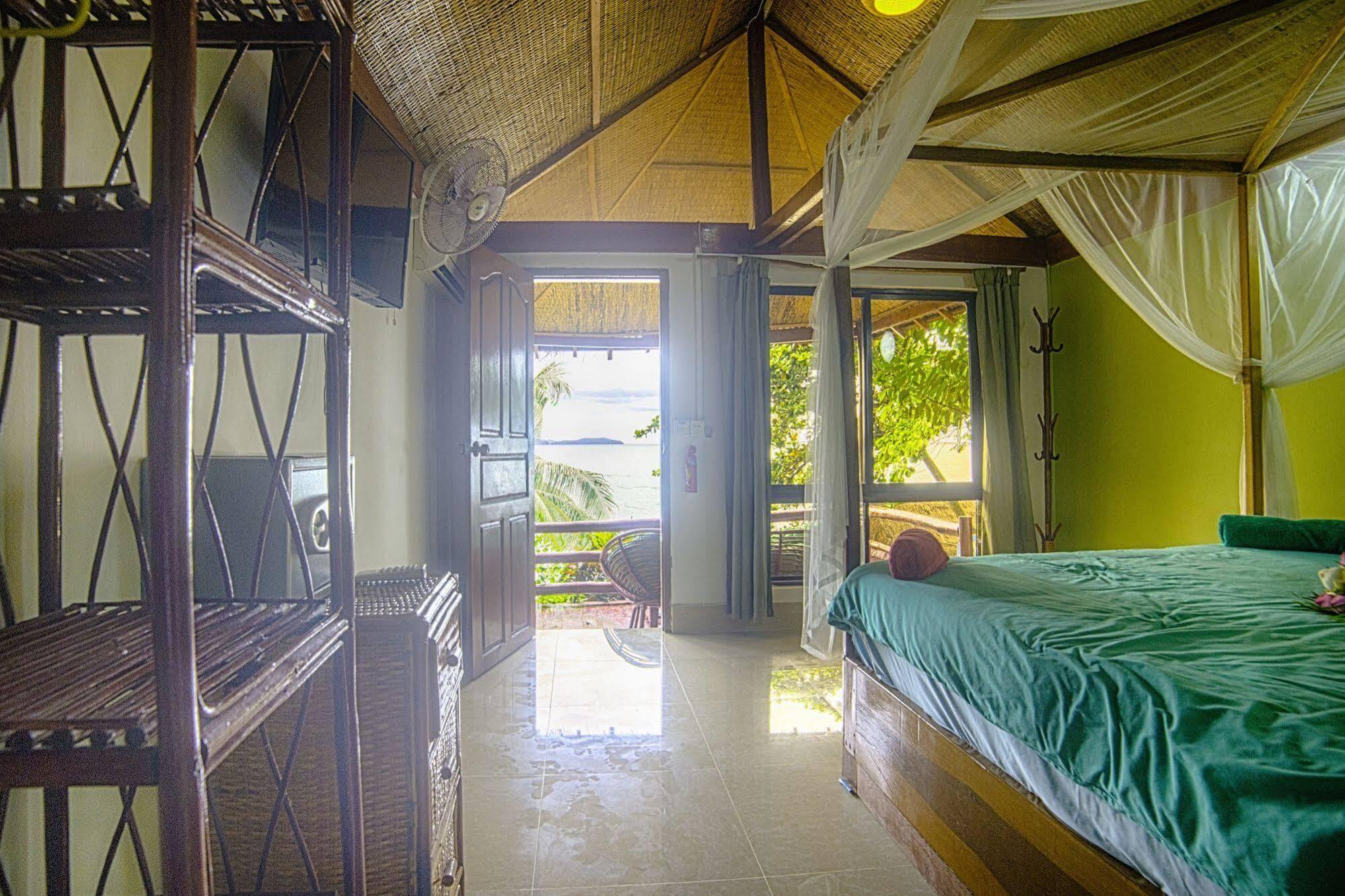 Hotel Above Us Only Sky Sihanoukville Exterior foto